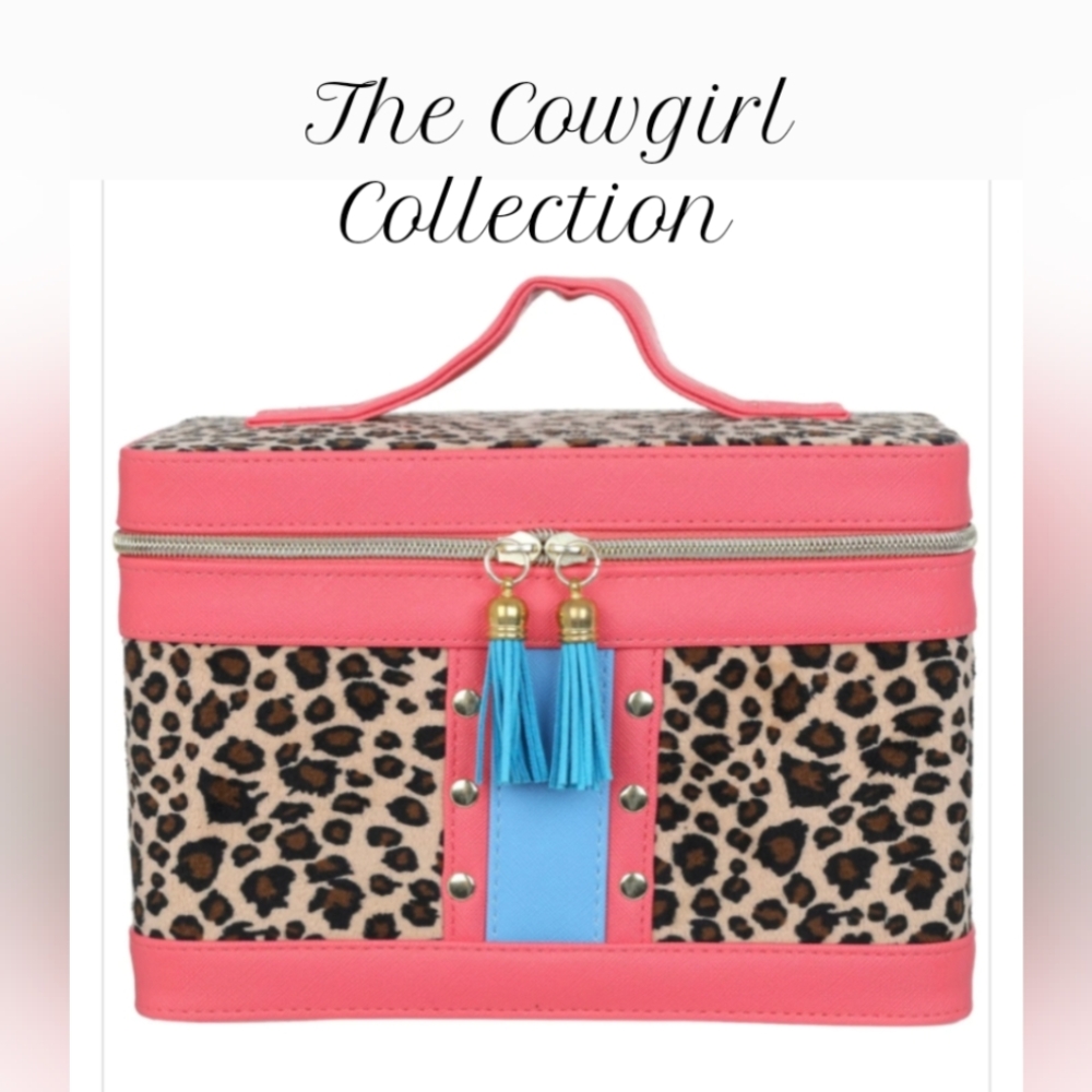 🆕📢📢LAST ONE....Cheetah Print Cosmetic Train Case